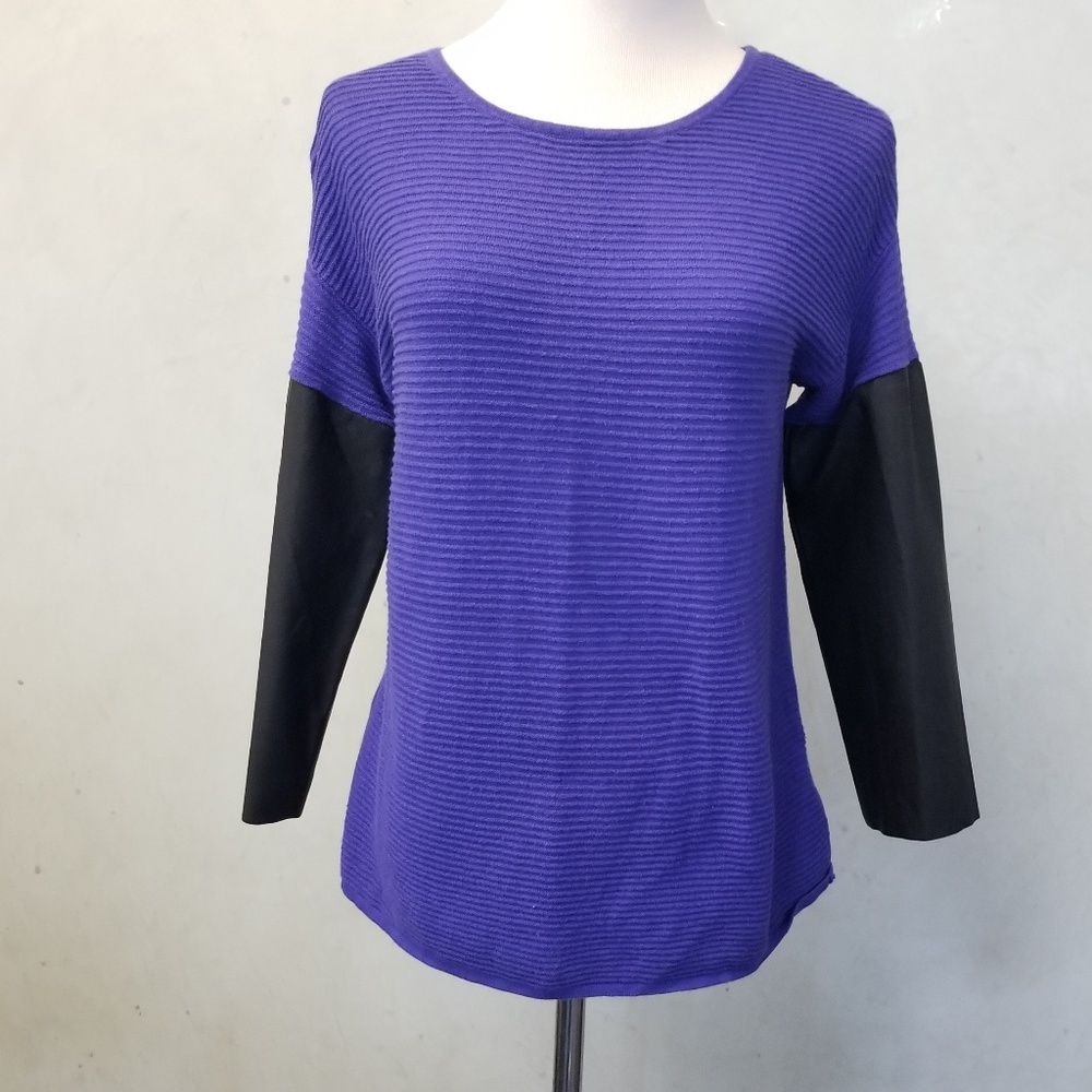 Ellen Tracy faux leather 3/4 sleeve top women's size XS (S14)